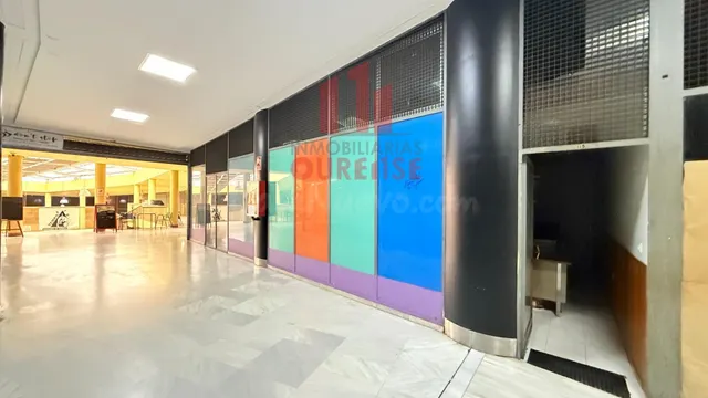 LOCAL COMERCIAL EN GALERÍAS COMERCIALES DE O COUTO