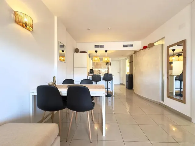 Moderna y Acogedora Vivienda con Balcón y Piscina en Punta P - foto 5