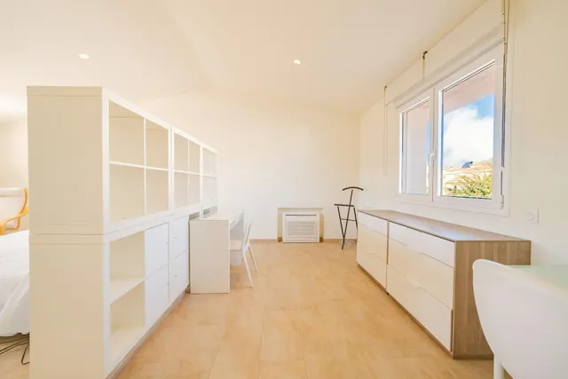 Villa independiente con piscina y 893 m2 de parcela en Benicàssim: espacio, diseño y privacidad — 40