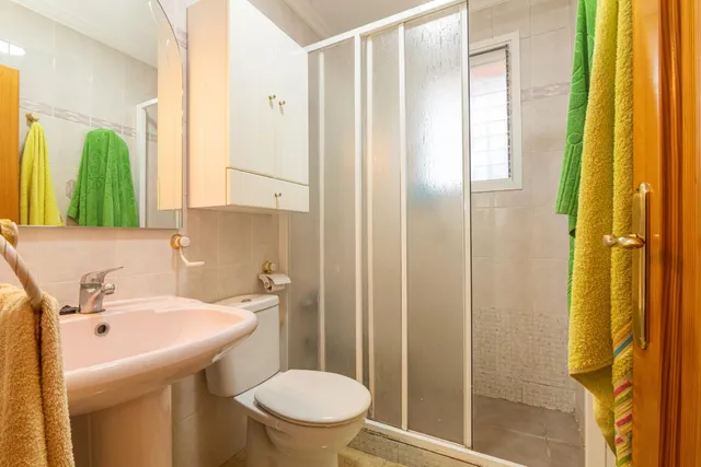 Chalet sito en Valverde con 6 habitaciones, 3 baños, piscina y garaje — 36