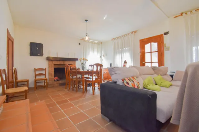 ¿ Quieres un Chalet para reformar a tu gusto y sacarle rentabilidad desde el primer día ?  Este es el tuyo — 27