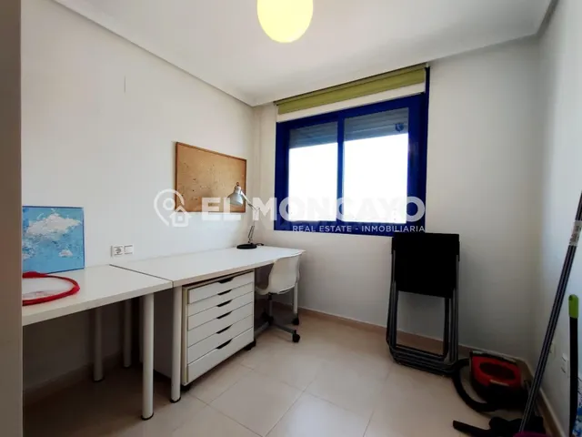Fantástico apartamento con vistas al mar en Torrevieja, Alicante — 19