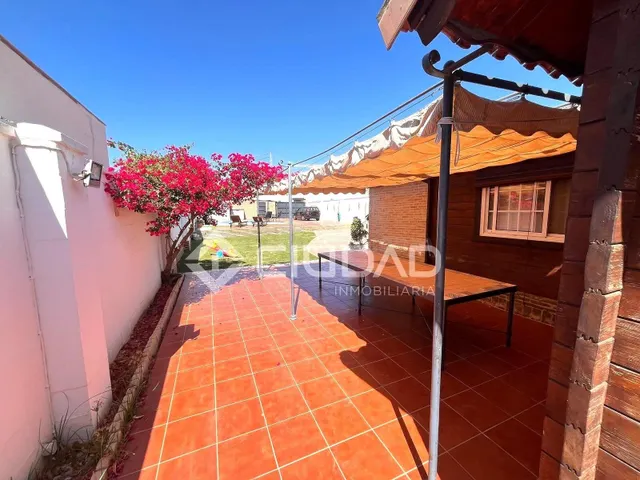 Casa con amplio terreno y piscina junto a Jaramar — 21