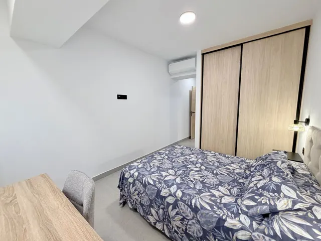 Precioso piso totalmente reformado en alquiler de larga temporada — 28