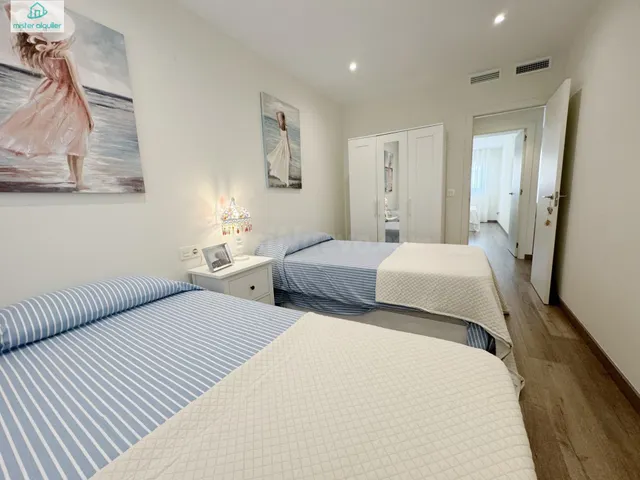 APARTAMENTO A 20 METROS DE LA PLAYA AL LADO DEL PASEO MARÍTI - foto 2