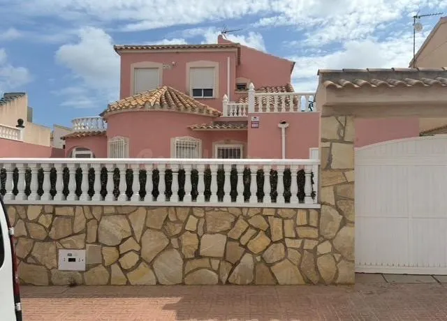 VILLA INDEPENDIENTE DE 5 DORMITORIOS EN PLAYA FLAMENCA Alica - foto 2