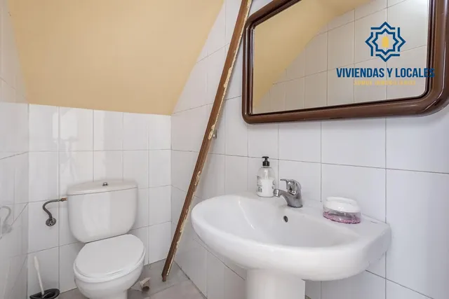 LOCAL COMERCIAL EN ARABIAL JUNTO HIPERCOR — 11