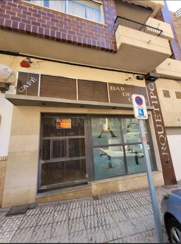 SE VENDE LOCAL COMERCIAL ENORME MONTADO PARA HACER UN NEGOCI