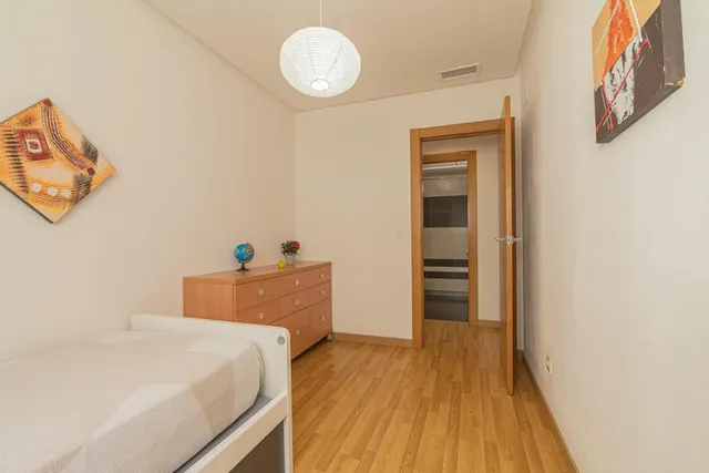 vivienda con piscina, plaza de garaje, terraza, 3 habitaciones y 2 baños — 25