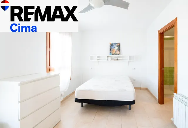 Espectacular vivienda adosada con garaje, chimenea y varias terrazas en Baza — 18