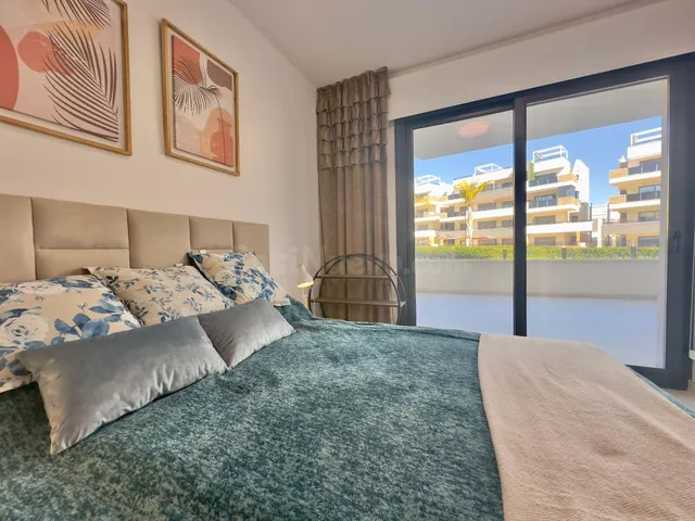 APARTAMENTO DE 3 DORMITORIOS 2 BAÑOS +2 PLAZAS DE GARAJES EN ORIHUELA COSTA (PLAYA FLAMENCA) — 35