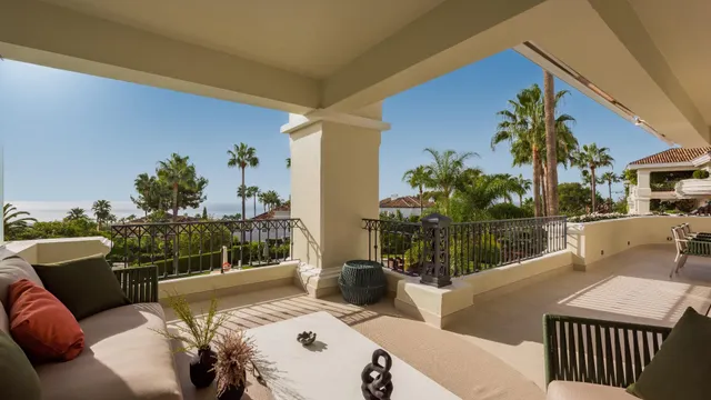 Apartamento de lujo reformado de 3 dormitorios y 2 baños con vistas al mar. Sierra Blanca — 16