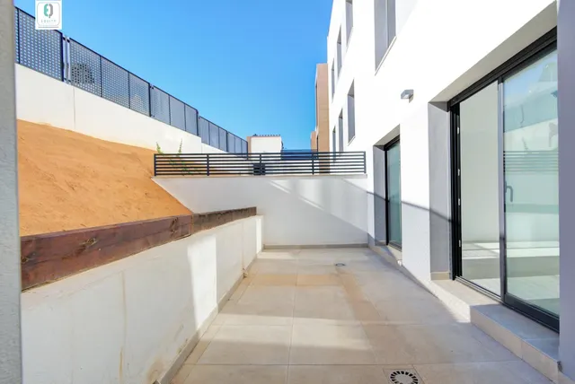 Exclusiva vivienda de lujo en planta baja con grandes terrazas, vistas a Granada — 20