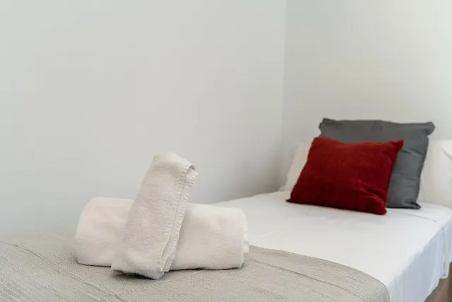 Exclusivo Piso Totalmente Reformado con Terraza en el Centro de Estepona — 44