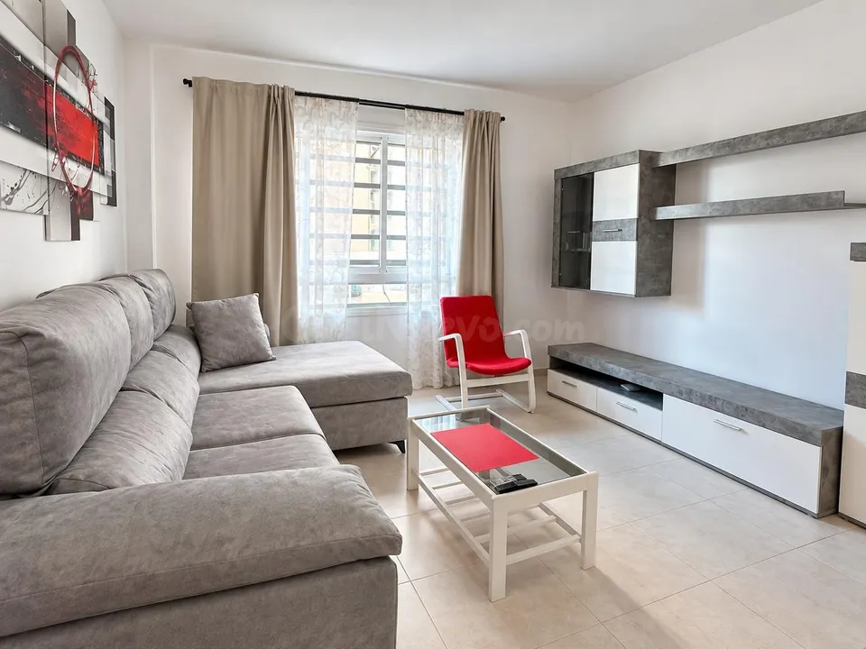Planta baja de 2 habitaciones junto a la plaza de Andratx