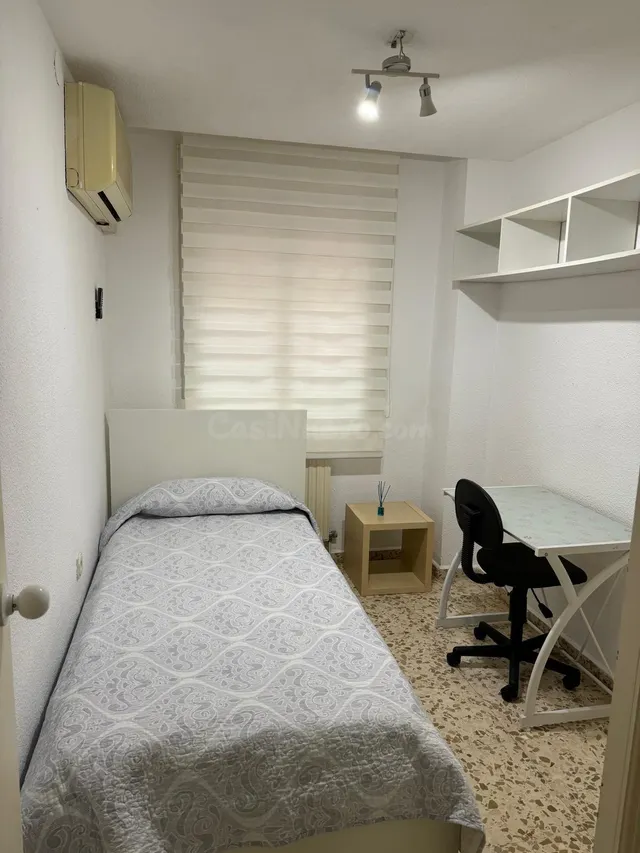 Piso en Alquiler Estudiantes quedan hueco para 3 estudiantes - foto 5