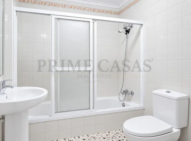 Piso de 3 hab, garaje y trastero en mesa y lopez — 7