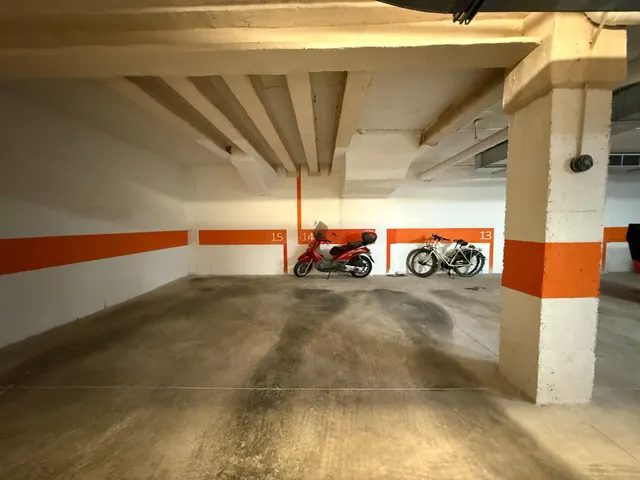 OPORTUNIDAD DE INVERSIÓN – 3 PLAZAS DE GARAJE EN EL CENTRO DE TORREVIEJA, A 500 M DEL PUERTO!!!! — 6
