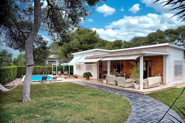 “Chalet en La Cañada: Un hogar de una planta donde la natura - foto 2