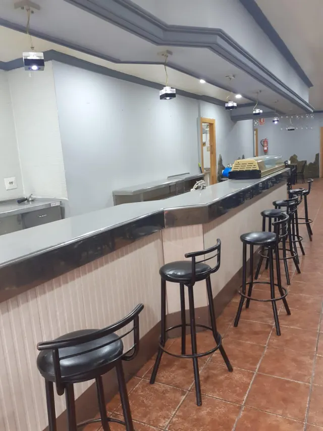 SE VENDE LOCAL EN TOSCAR (antigua cafetería) — 6