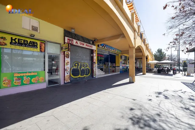 SE VENDE LOCAL COMERCIAL FRENTE estación DE AUTOBUSES