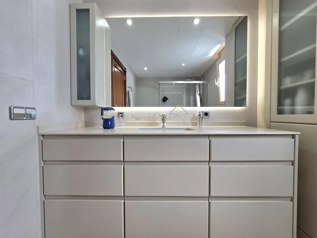 Casa impecable con privacidad, piscina y vistas panorámicas — 31