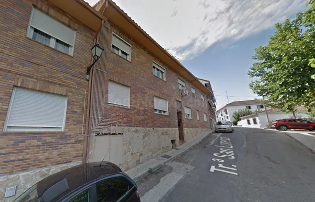 Se vende piso OKUPA en Valdemorillo (Madrid). - foto 3