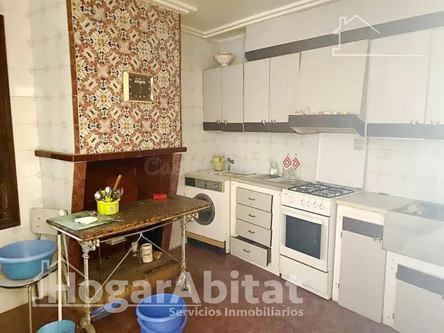ESPACIOSA CASA CON TERRAZA Y GARAJE — 4