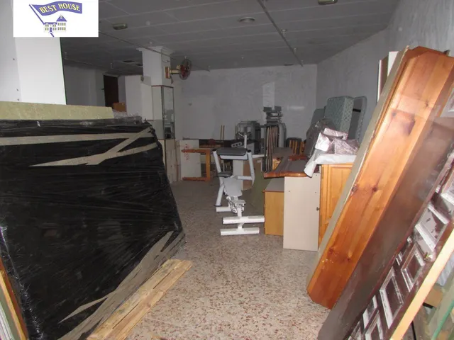 AMPLIO LOCAL EN CALLE ROSARIO — 4