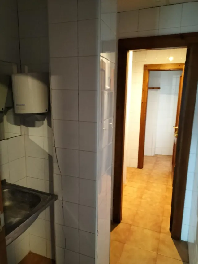 EN VENTA LOCAL COMERCIAL CON INQUILINOS — 35