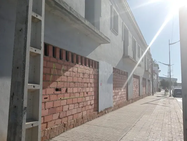VENTA O ALQUILER DE LOCAL COMERCIAL EN LA LOCALIDAD DE GUILL - foto 2