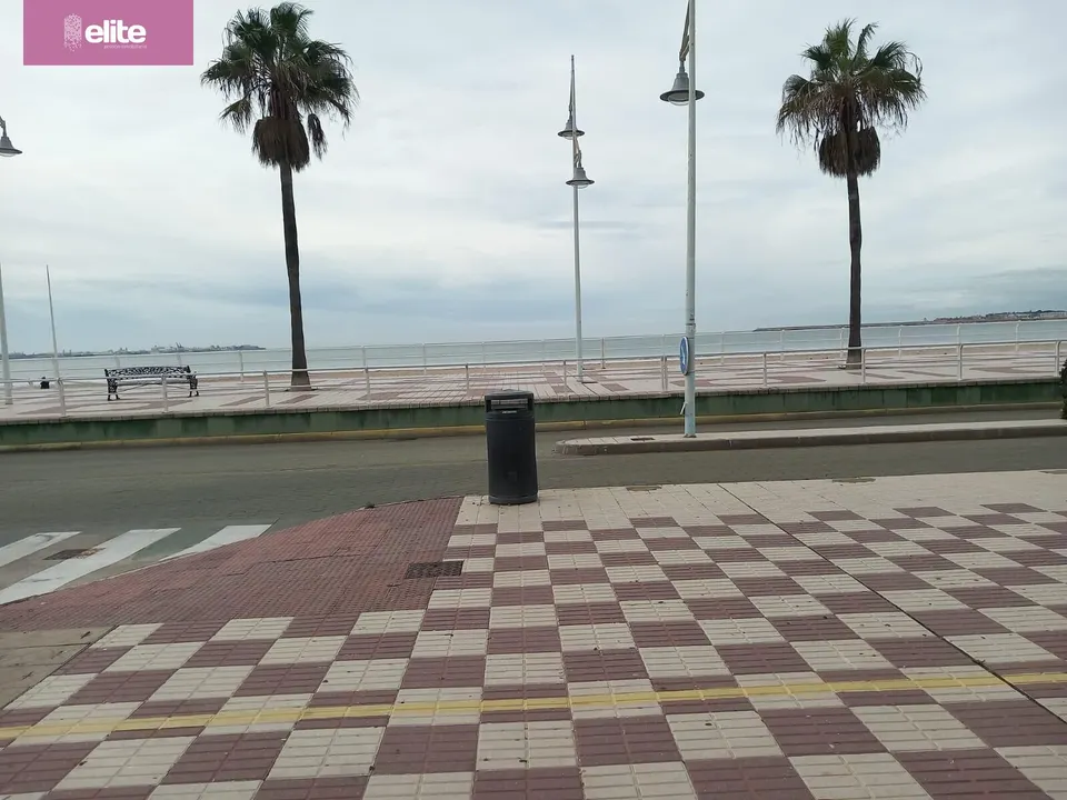 ESTUPENDO LOCAL EN ALQUILER EN VALDELAGRANA