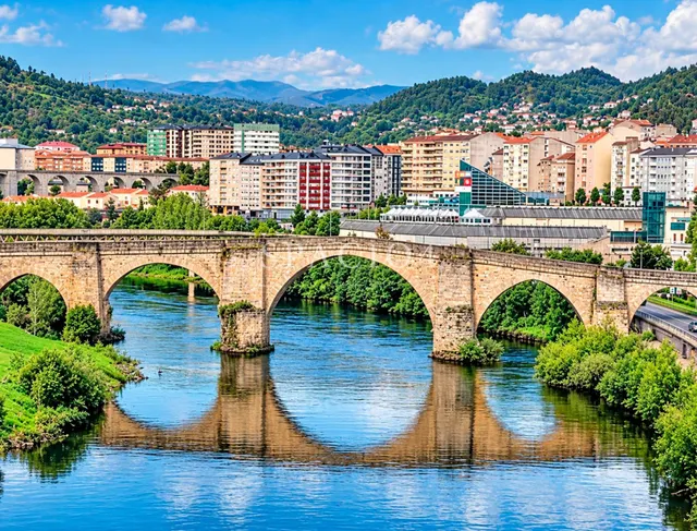 Edificio en venta en Ourense centro con vistas a la Plaza de la Trinidad — 27