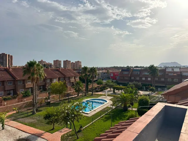 Chalet adosado en ciudad jardín — 37