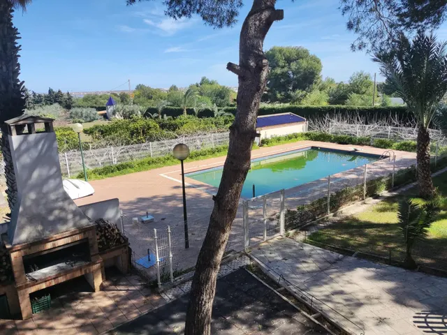 GRAN VIILA EN LOS BALCONES MUY CERCA DE LA LAGUNA DE LA SAL. — 16