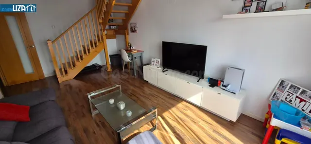 Impecable Ático en Venta con Terraza Privada y Acceso a Pisc