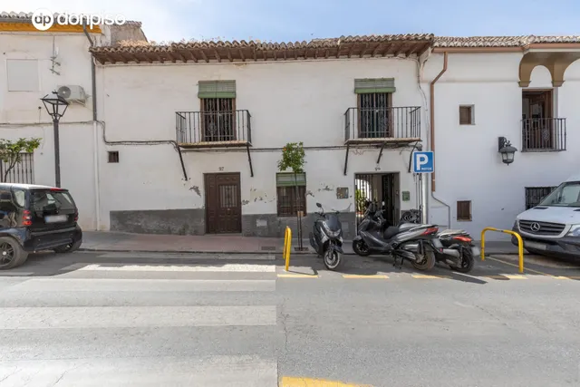 EXCEPCIONAL OPORTUNIDAD EN PLENO CENTRO DE HUÉTOR VEGA — 39