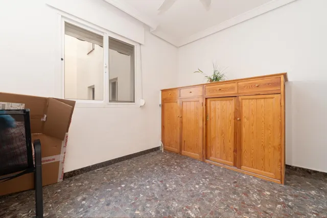 Piso de 3 dormitorios en Puerto de Estepona a 100 metros del paseo maritimo. — 18
