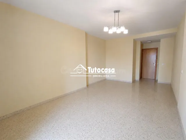 VIVIENDA CON PISCINA, GARAJE Y TRASTERO EN URBANIZACIÓN PRIV - foto 4