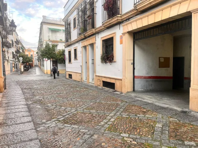 GARAJE PARA COCHE PEQUEÑO EN SANTA MARINA