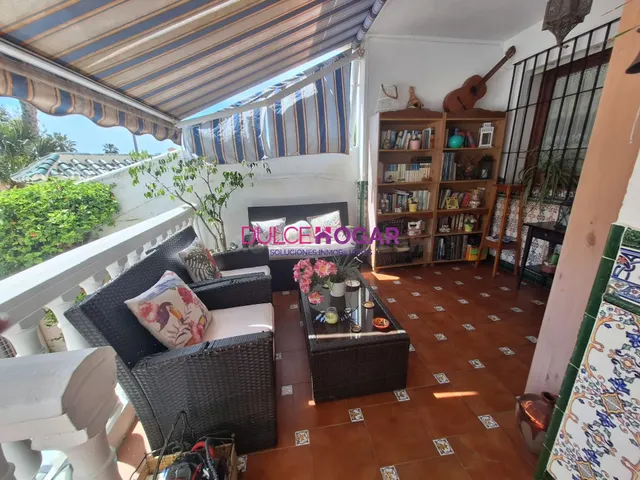 CHALET EN LA CALA DEL MORAL - foto 4