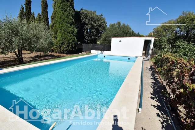 ¡chalet con piscina, zona de aparcamiento, placas solares y gran parcela! — 10