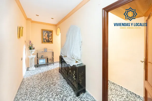 Local + vivienda en Avda. Cadiz — 11