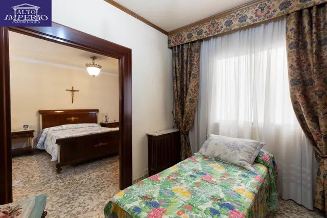 Amplia vivienda en pleno centro de Granada — 12