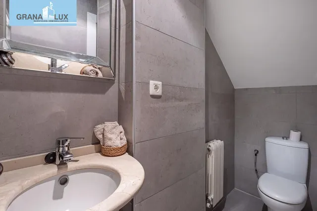 Exclusivo Piso Dúplex en el Corazón de Granada — 11