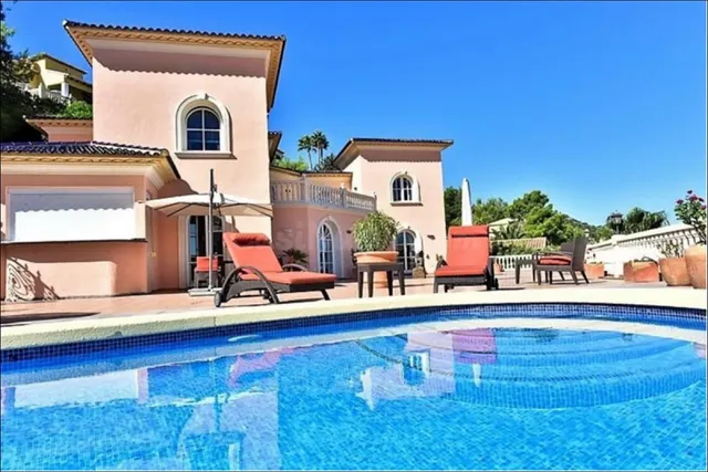 Hermosa villa de lujo en La Sella, Denia