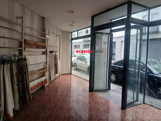 SE VENDE LOCAL COMERCIAL — 7
