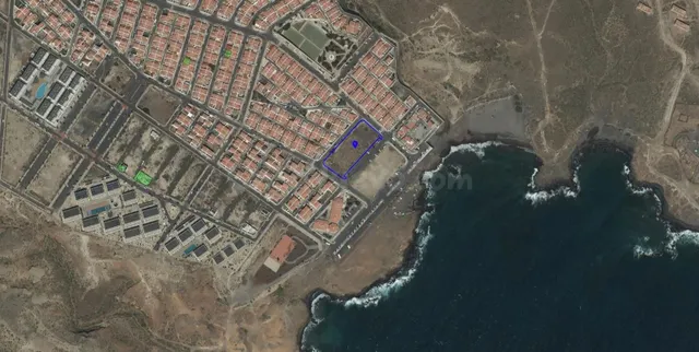 Terreno Urbano Comercial en Abades
