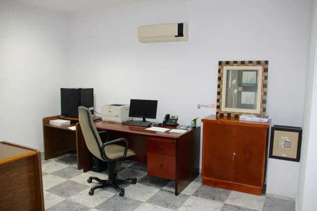 Dos locales comerciales en el centro de Benidorm — 9