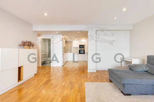 Comprar piso reformado con garaje junto a Plaza Xúquer — 12